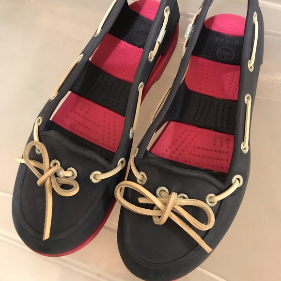 crocs waterproof shoes